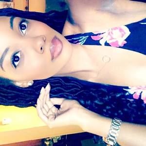 Meet your Posher, Joie